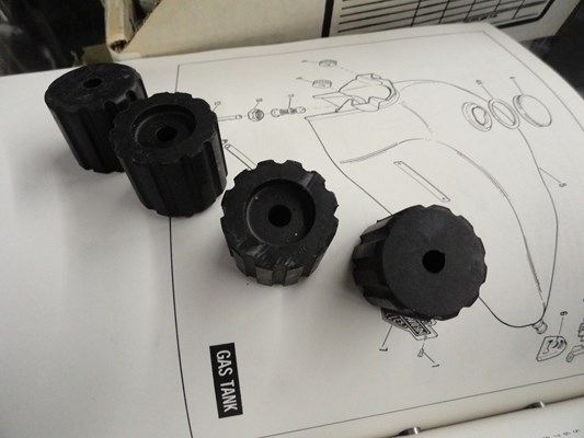 RUBBER MOUNT