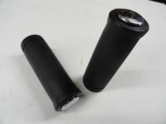 HANDLEBAR GRIPS