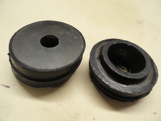 REAR RUBBER MOUNT