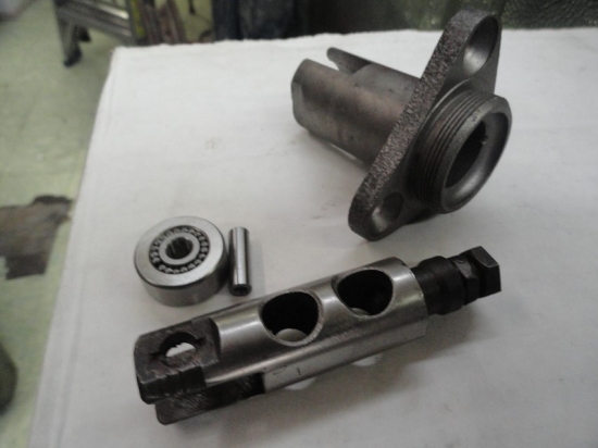 FRONT TAPPET GUIDE TO BE REBUILT