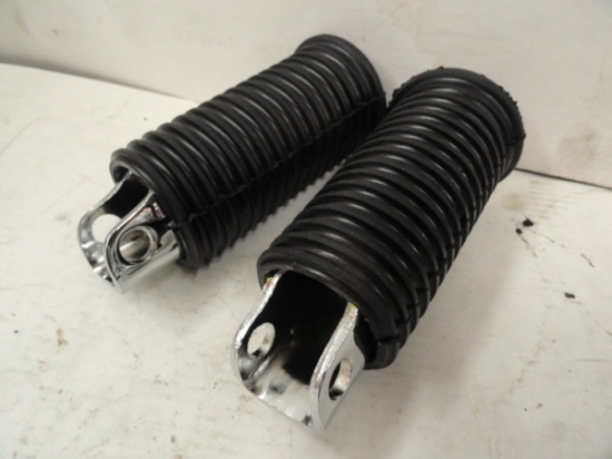 FOOT PEGS
